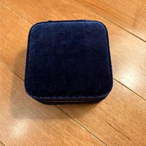 Elegant Navy Velvet Accessory Case